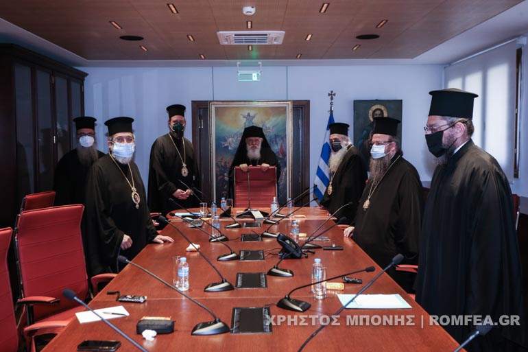 Biserica Greciei nu-și asumă controlarea credincioșilor care vin la slujbe