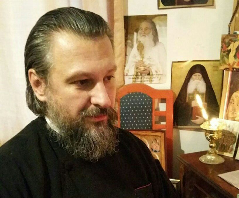 Nepomenitorii, sub un asalt continuu. De data aceasta Pr. Claudiu Buză