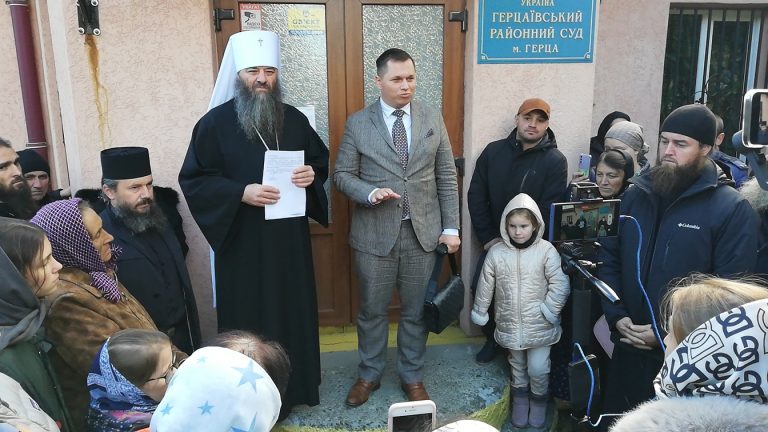 Șirul persecuțiilor asupra Mănăstirii Bănceni continuă. Avocații anihilați. Rămâne doar simpla mărturisire a credinței