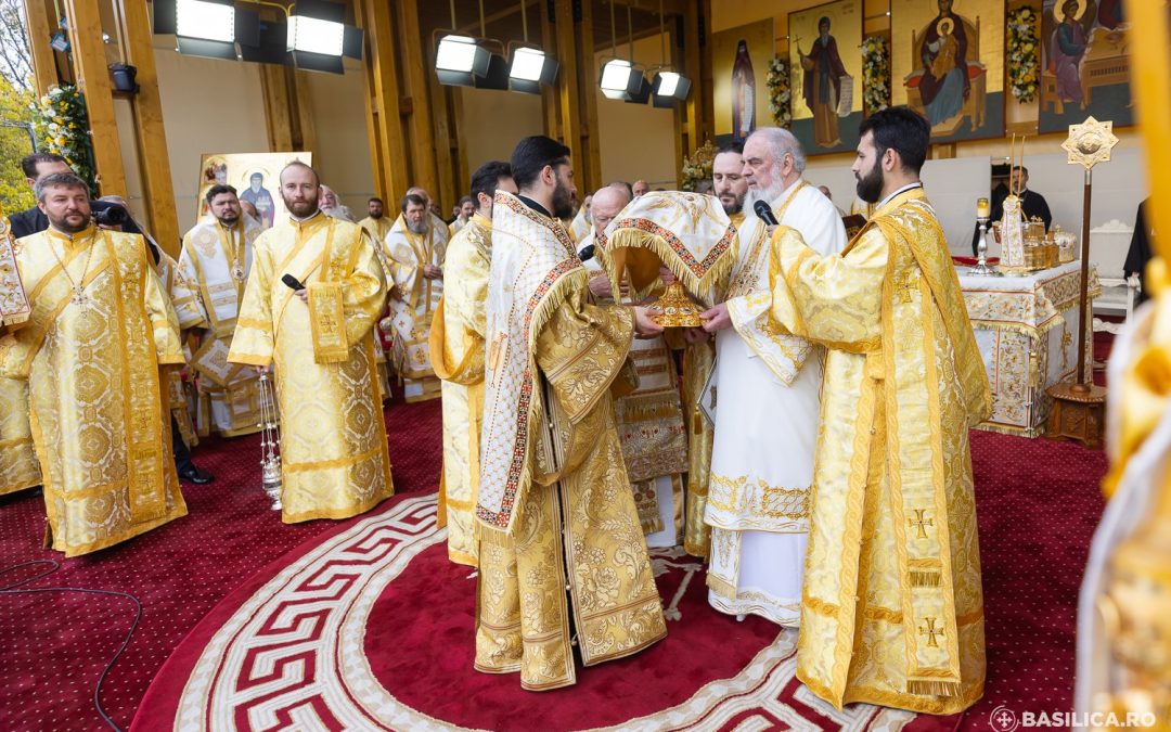 Sfințirea Catedralei cu pomenirea schismaticului Epifanie și buna rânduială canonică [+AUDIO]